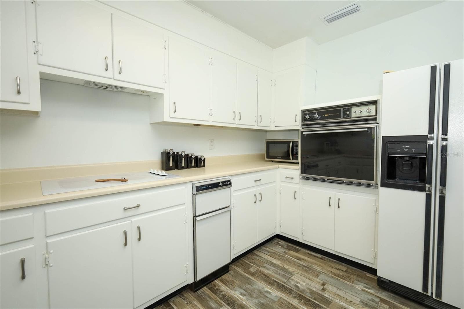 Single Family Residence at 60 PARK LN, DEBARY, photo 19 of 59