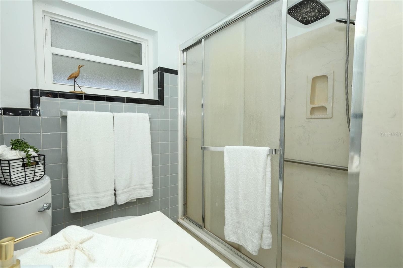 Bathroom - 60 PARK LN, DEBARY