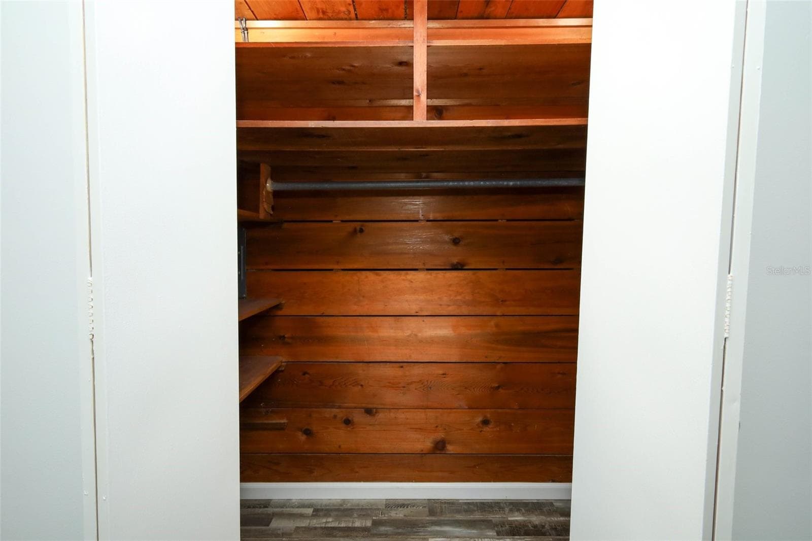 Cedar closet bedroom 3 - 60 PARK LN, DEBARY