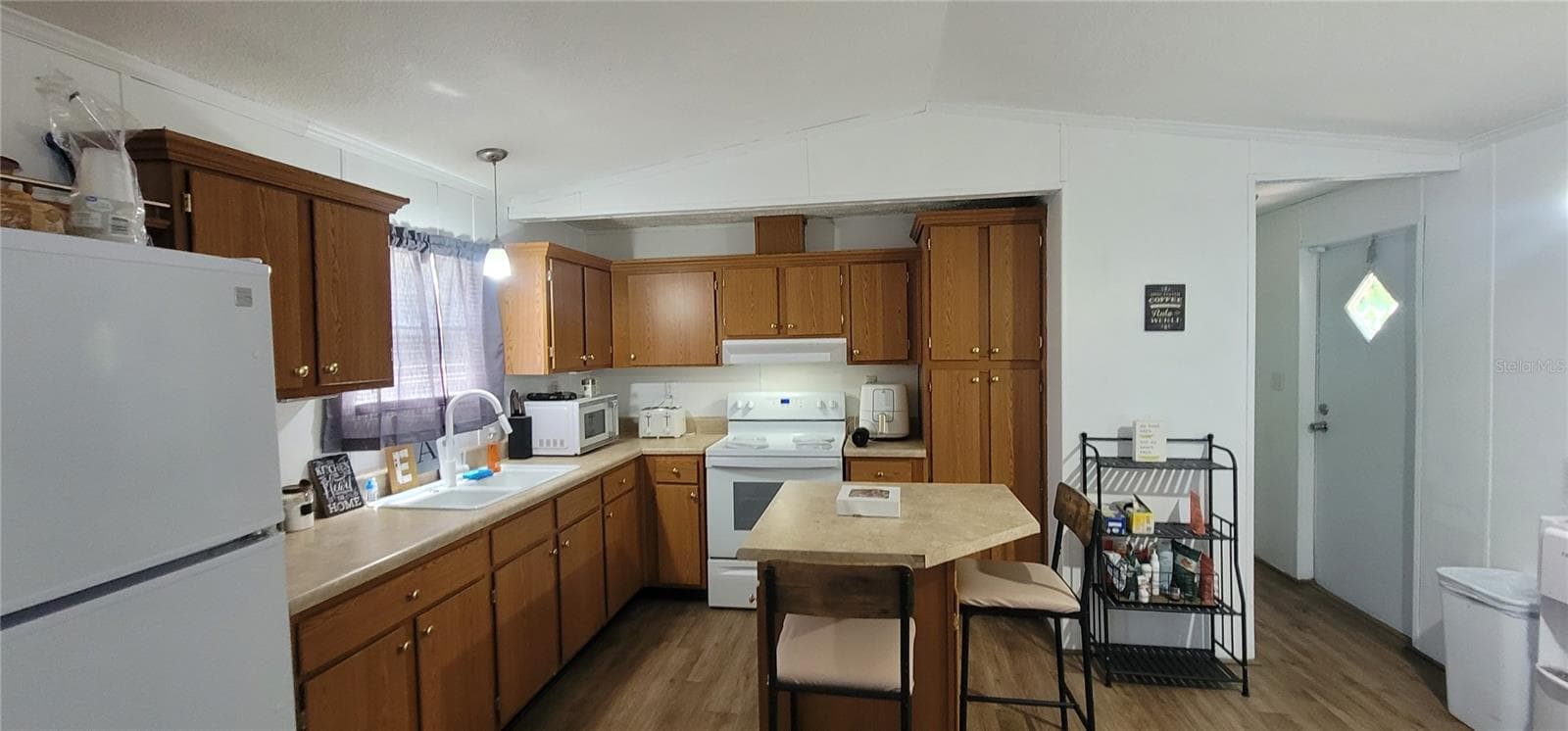 Manufactured Home at 4030 NE 212TH TER, WILLISTON, photo 9 of 41