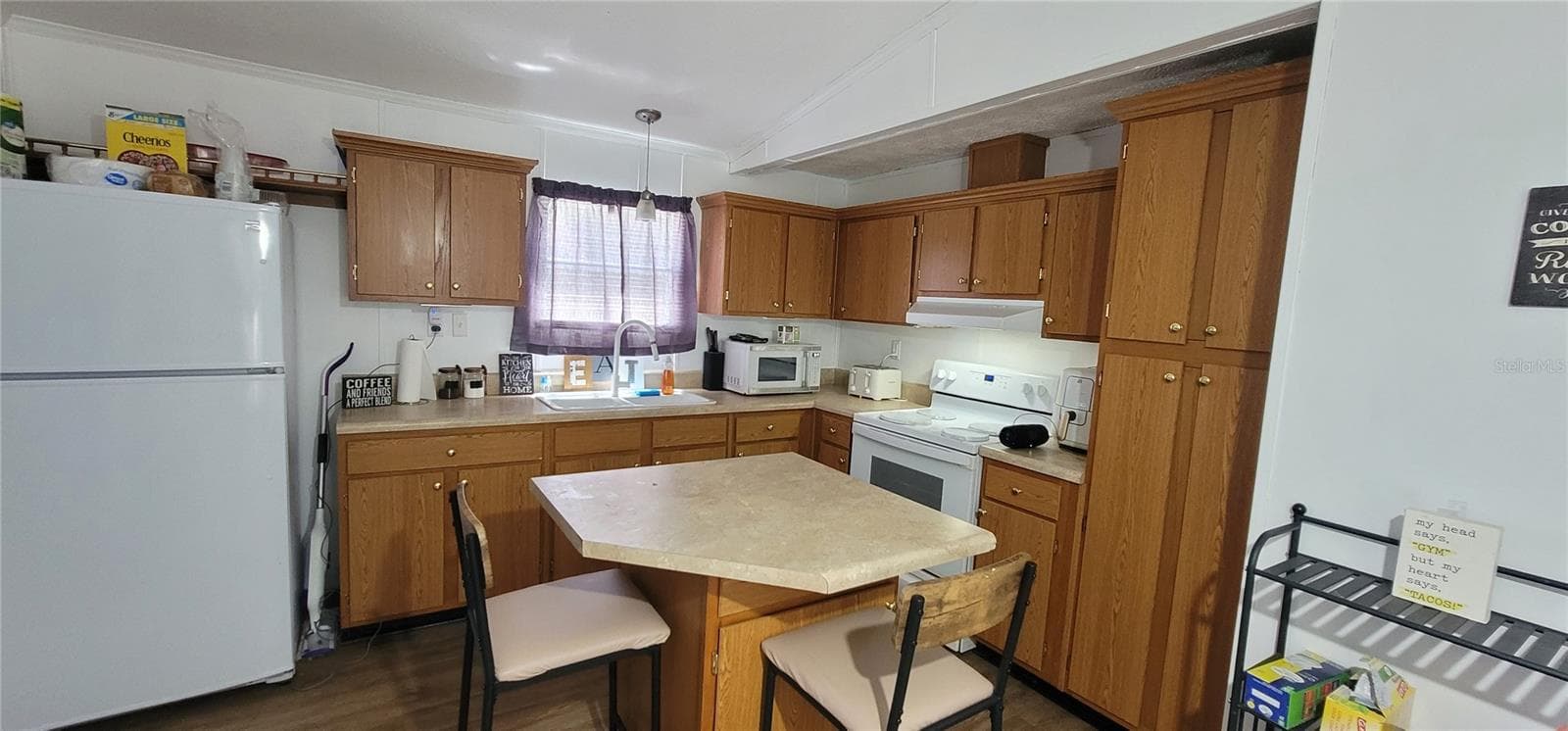 Manufactured Home at 4030 NE 212TH TER, WILLISTON, photo 11 of 41