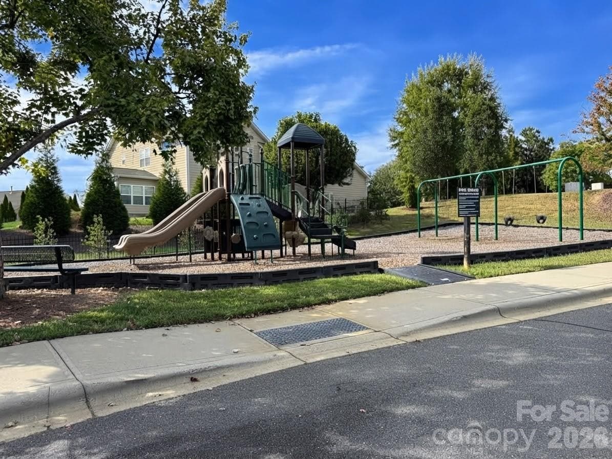 Single Family Residence at 2030 Pine Siskin Court, Indian Land, photo 12 of 13