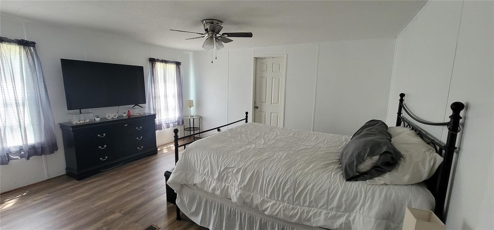 Manufactured Home at 4030 NE 212TH TER, WILLISTON, photo 25 of 41