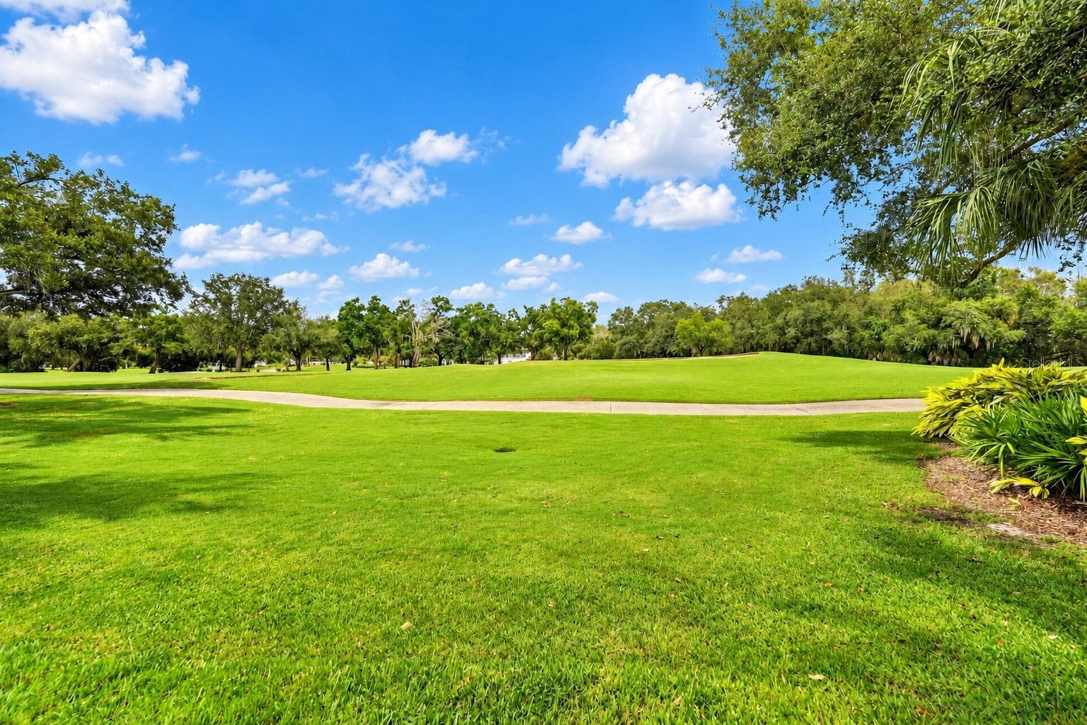 SPECTACULAR GOLF COURSE VIEWS - 6905 STONE RIVER, BRADENTON