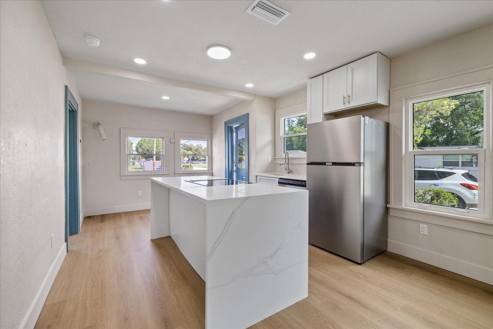 Single Family Residence at 3501 17TH AVE S, ST PETERSBURG, photo 8 of 26