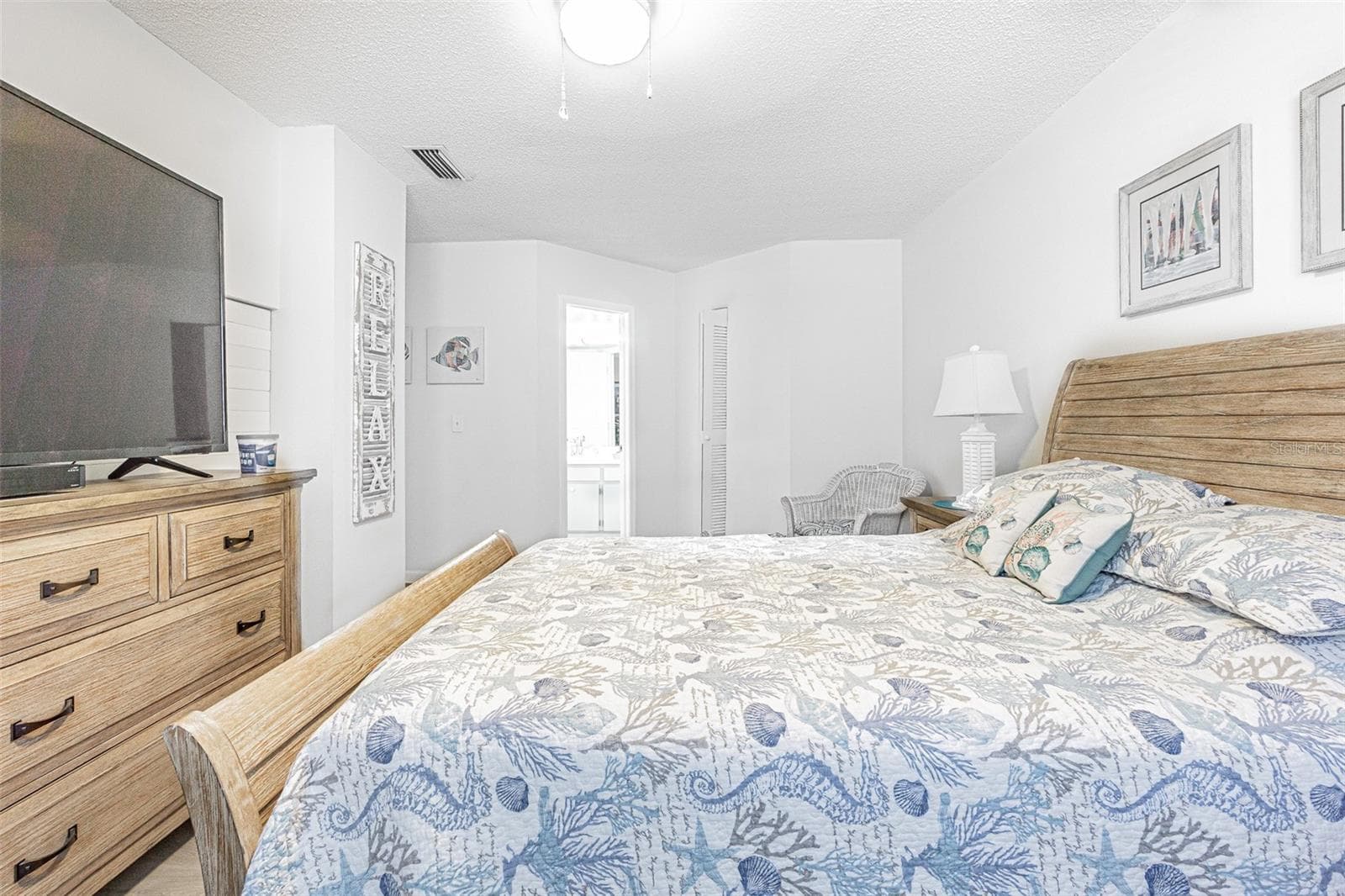 Condominium at 6907 STONES THROW CIR N #2203, ST PETERSBURG, photo 18 of 35
