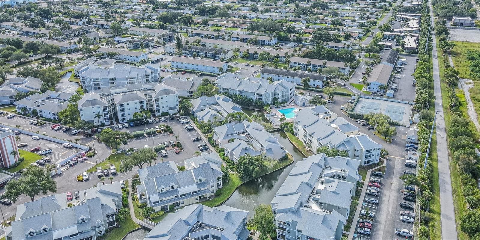 Condominium at 6907 STONES THROW CIR N #2203, ST PETERSBURG, photo 32 of 35