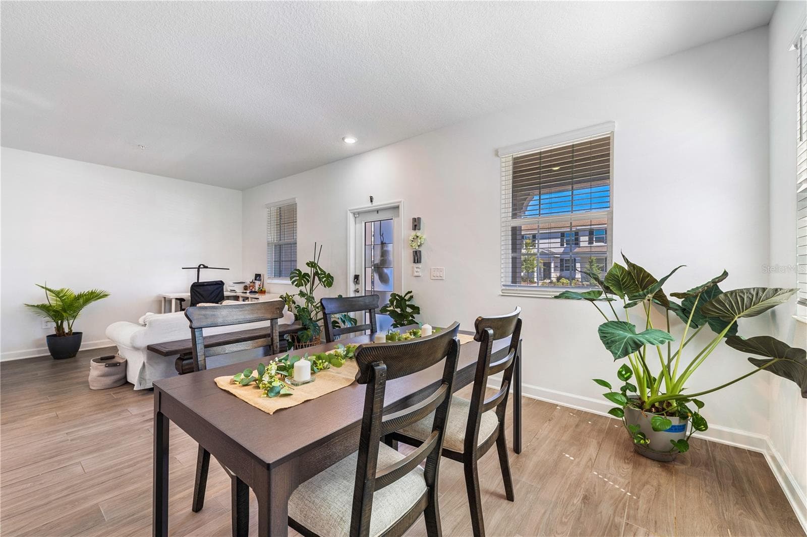 Townhouse at 11730 BOLDFACE DR, ORLANDO, photo 3 of 33