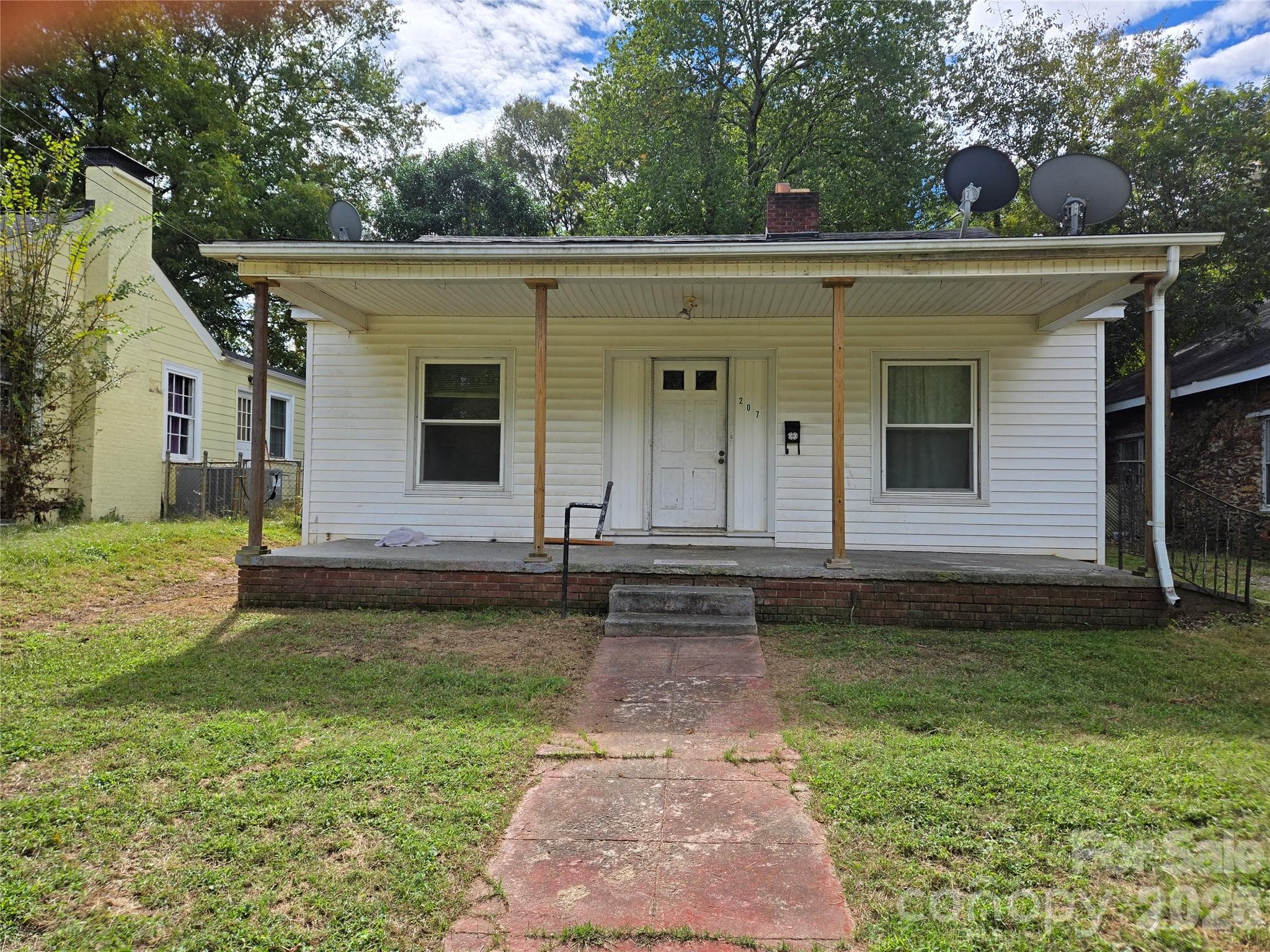207 W Washington Avenue