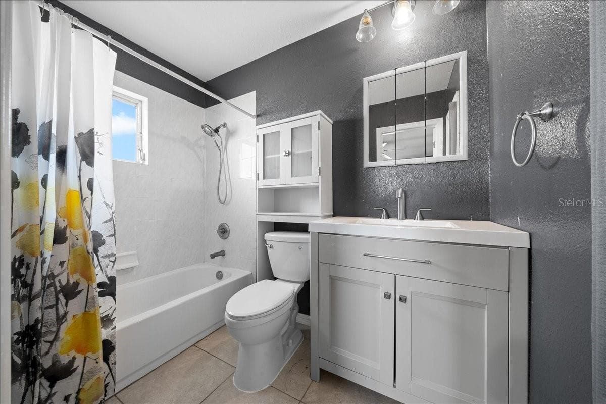 Primary Bathroom - 8481 SE 120TH PL, BELLEVIEW