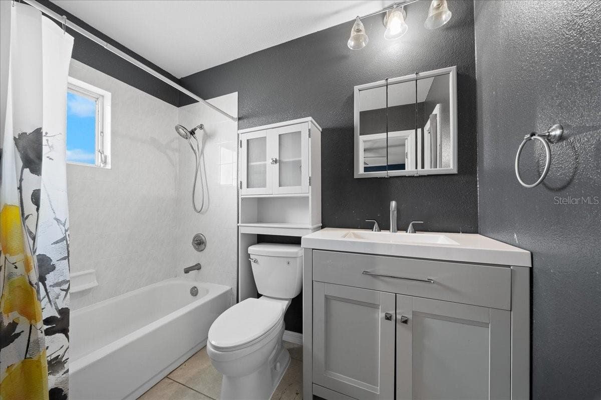 Primary Bathroom - 8481 SE 120TH PL, BELLEVIEW