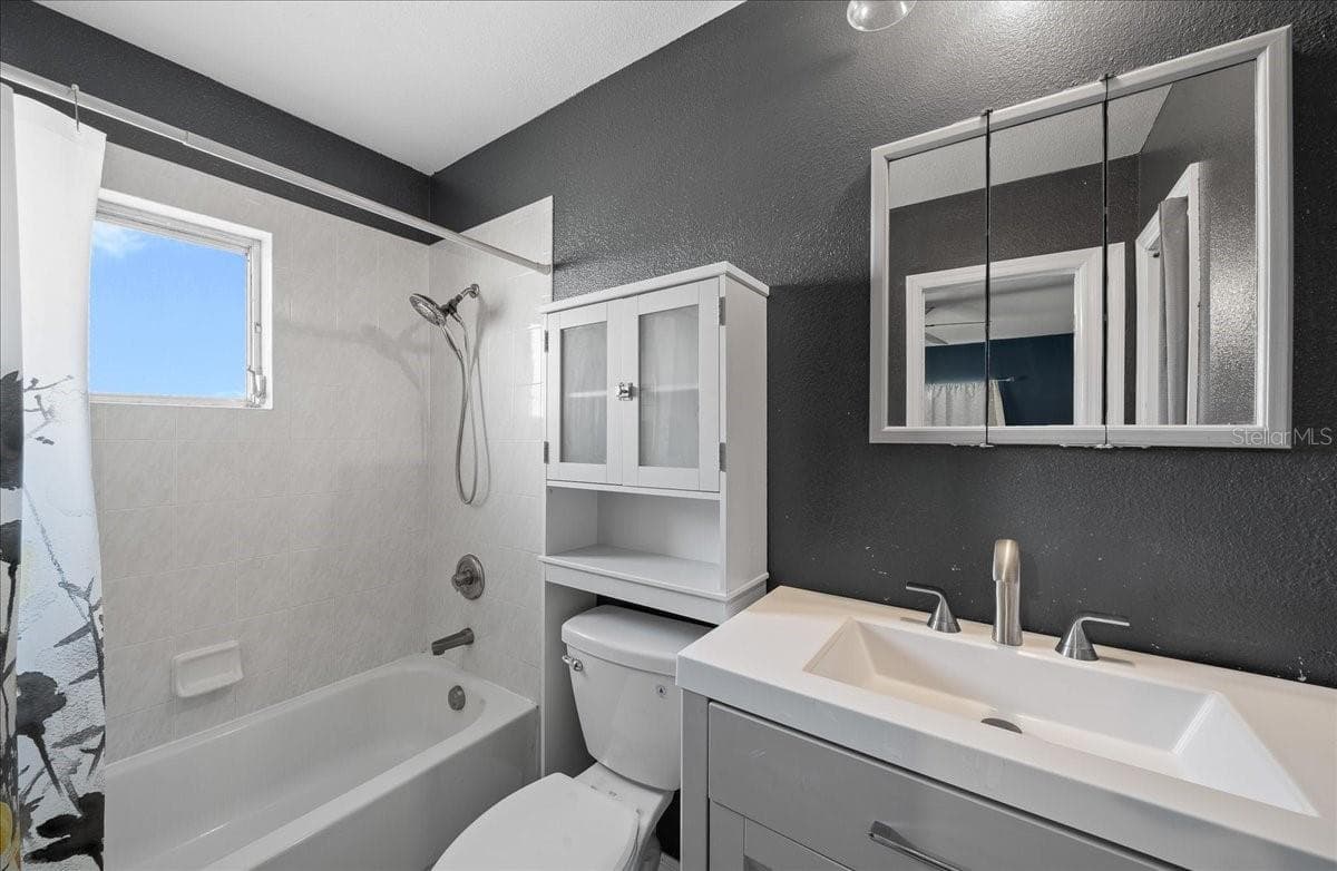 Primary Bathroom - 8481 SE 120TH PL, BELLEVIEW