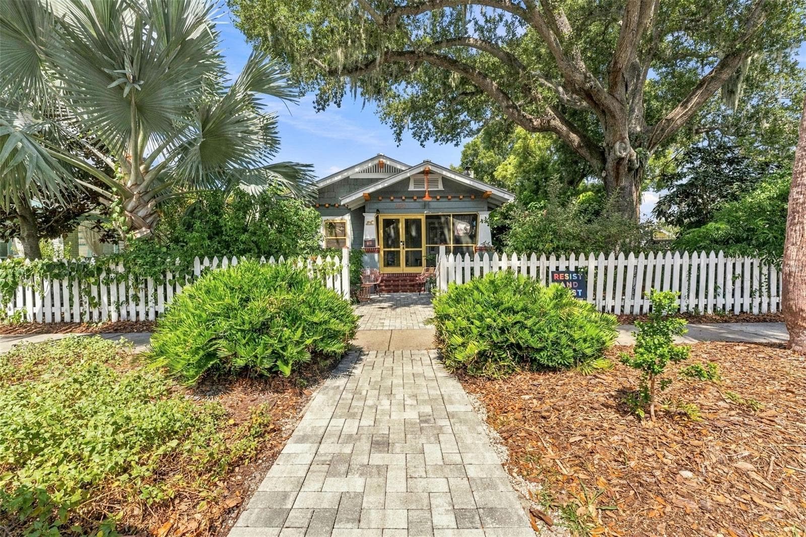 Single Family Residence at 2121 DARTMOUTH AVE N, ST PETERSBURG, photo 2 of 64