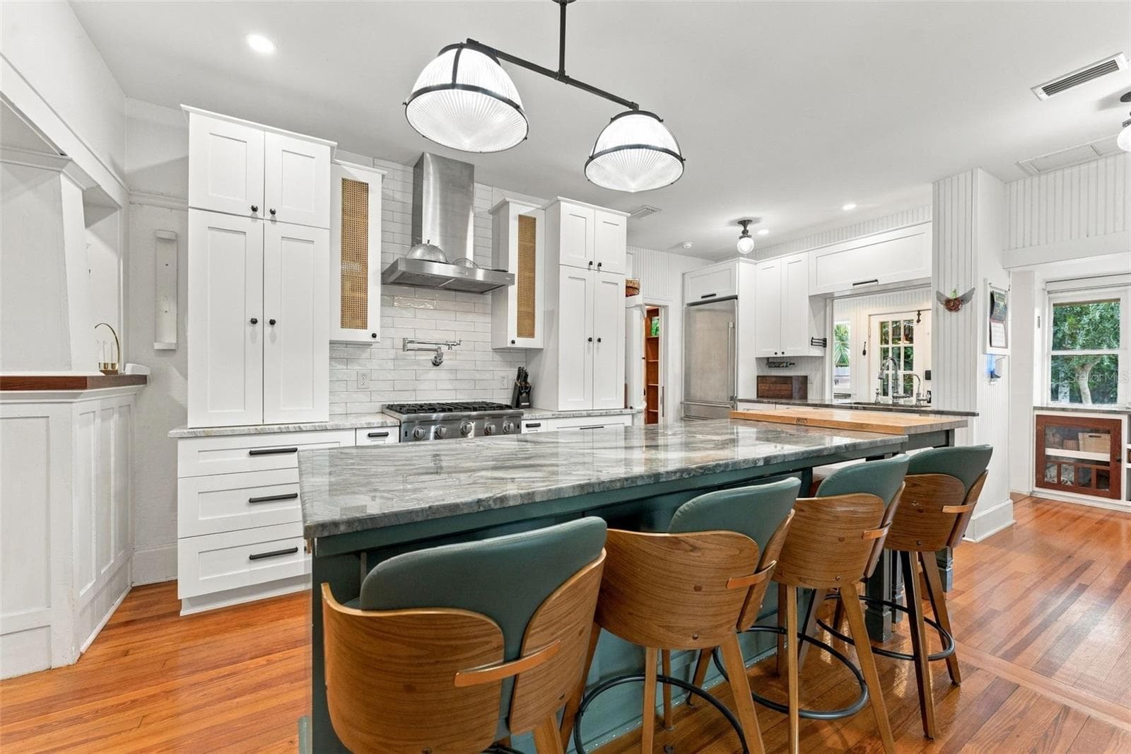Single Family Residence at 2121 DARTMOUTH AVE N, ST PETERSBURG, photo 11 of 64