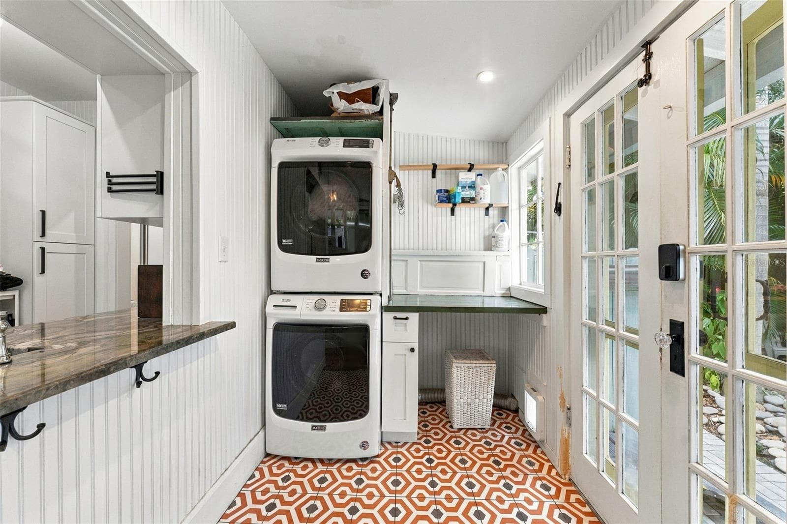 Single Family Residence at 2121 DARTMOUTH AVE N, ST PETERSBURG, photo 17 of 64