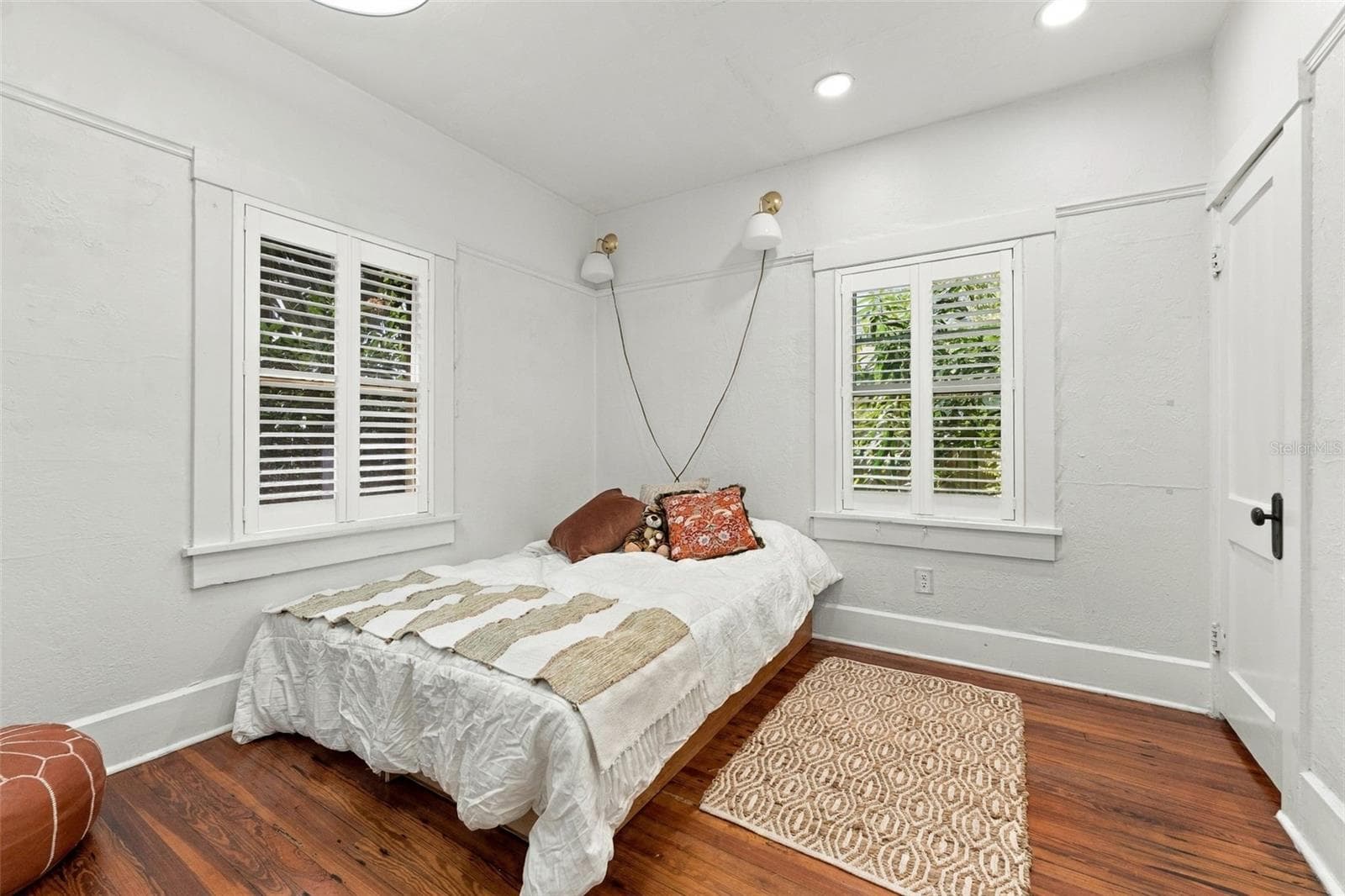 Single Family Residence at 2121 DARTMOUTH AVE N, ST PETERSBURG, photo 24 of 64