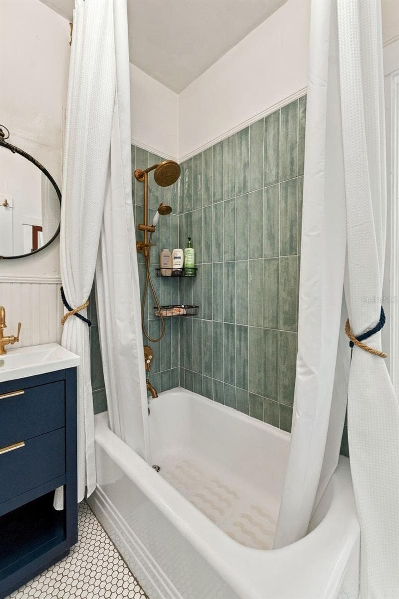 Single Family Residence at 2121 DARTMOUTH AVE N, ST PETERSBURG, photo 28 of 64