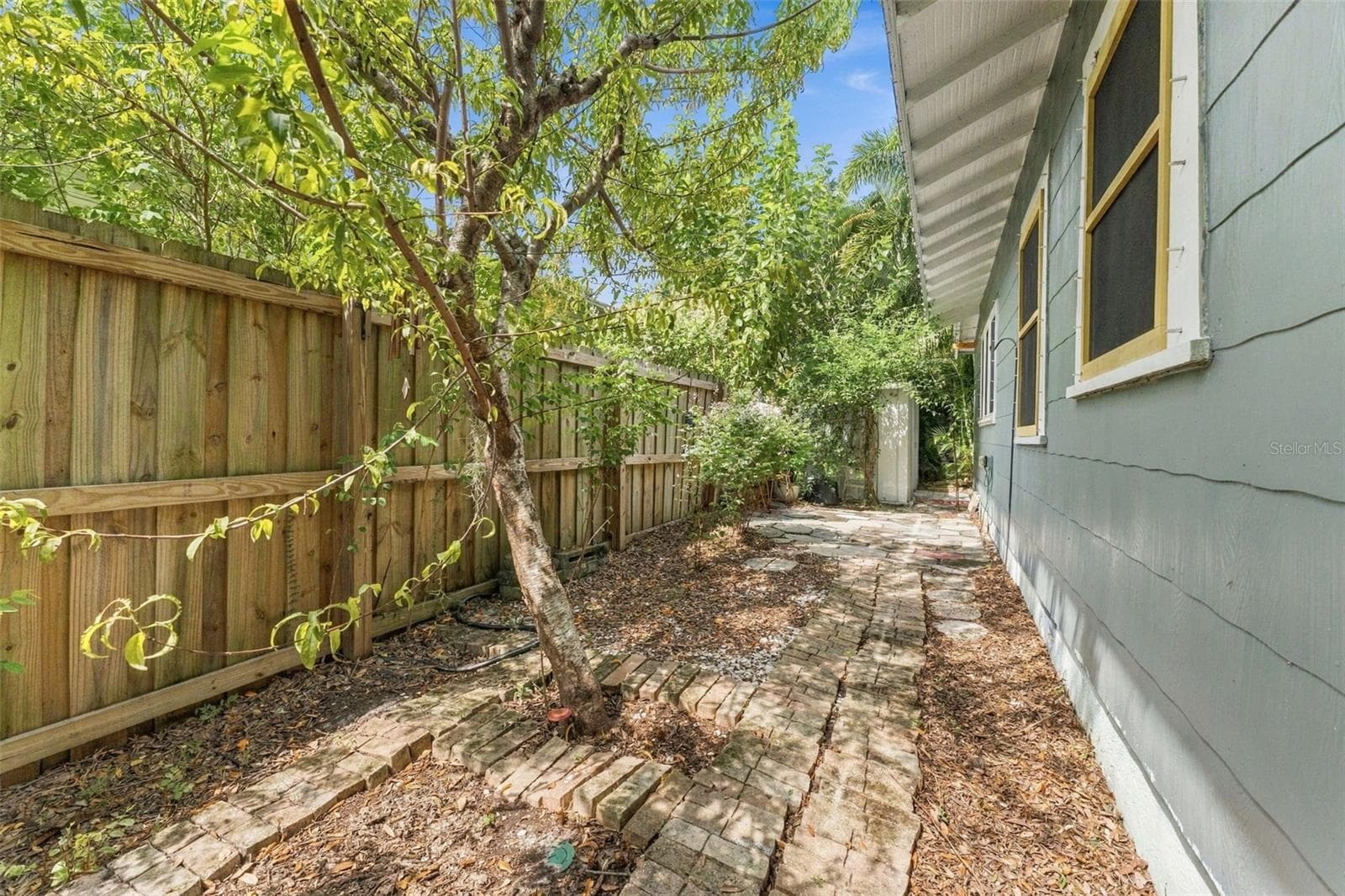 Single Family Residence at 2121 DARTMOUTH AVE N, ST PETERSBURG, photo 53 of 64