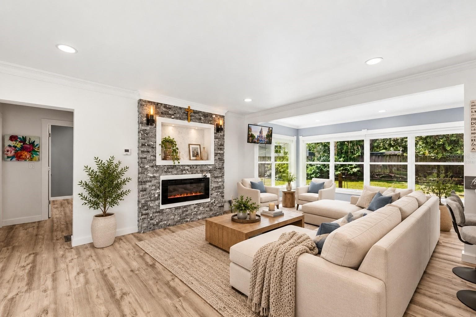 Virtually Staged - 3221 UNDERHILL CT, ORLANDO