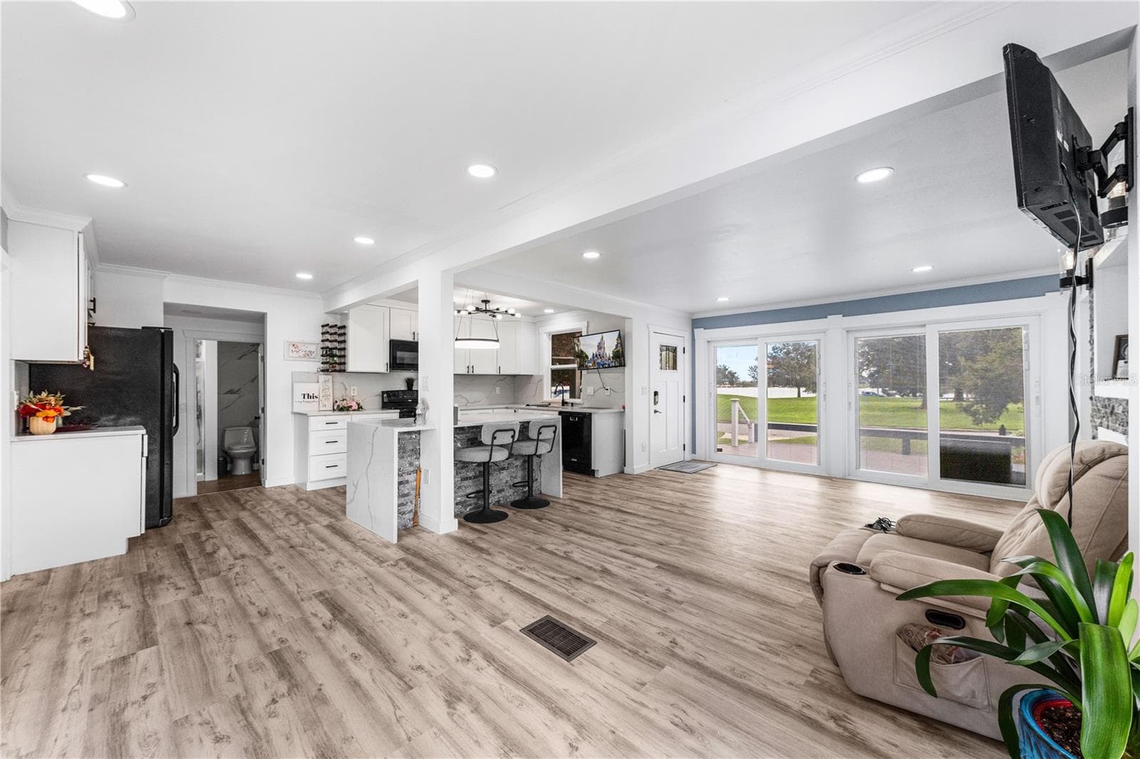 Single Family Residence at 3221 UNDERHILL CT, ORLANDO, photo 11 of 37