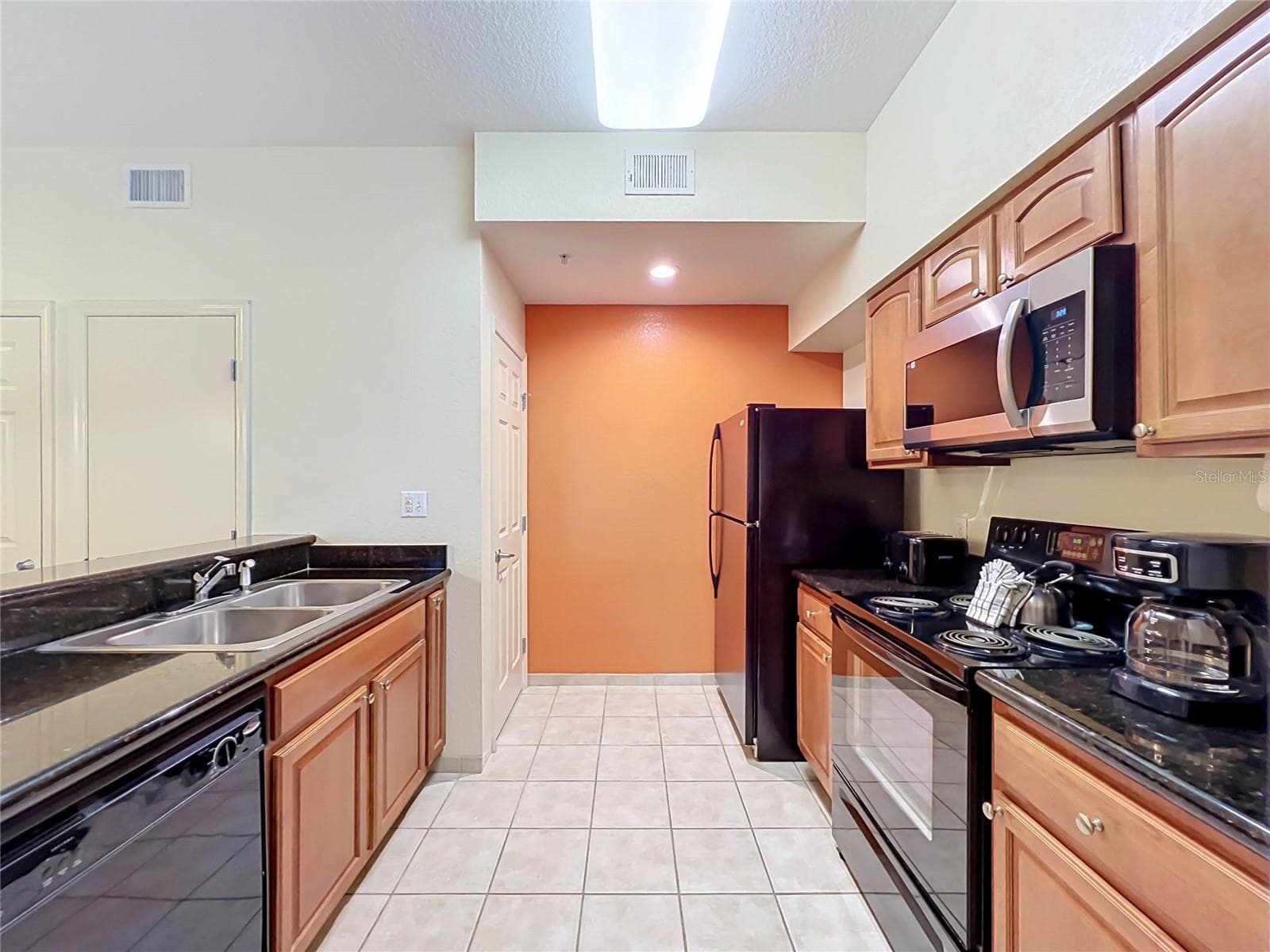 Condo - Hotel at 8101 RESORT VILLAGE DR #31204, ORLANDO, photo 9 of 71