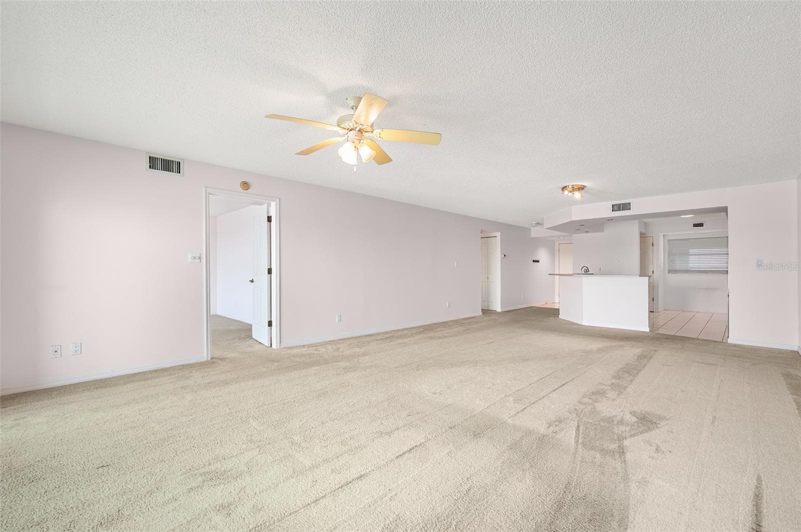 Condominium at 544 MARINA POINT DR #5440, DAYTONA BEACH, photo 12 of 45