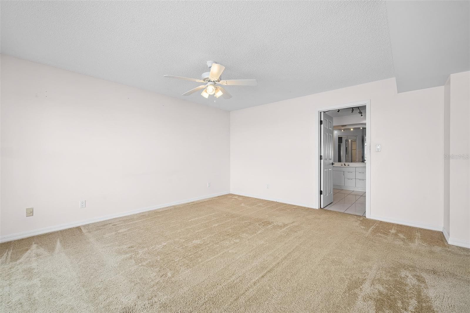 Condominium at 544 MARINA POINT DR #5440, DAYTONA BEACH, photo 20 of 45
