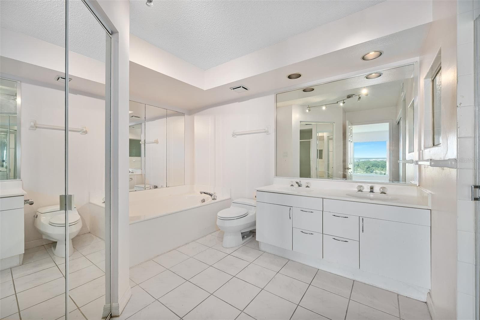 Condominium at 544 MARINA POINT DR #5440, DAYTONA BEACH, photo 21 of 45