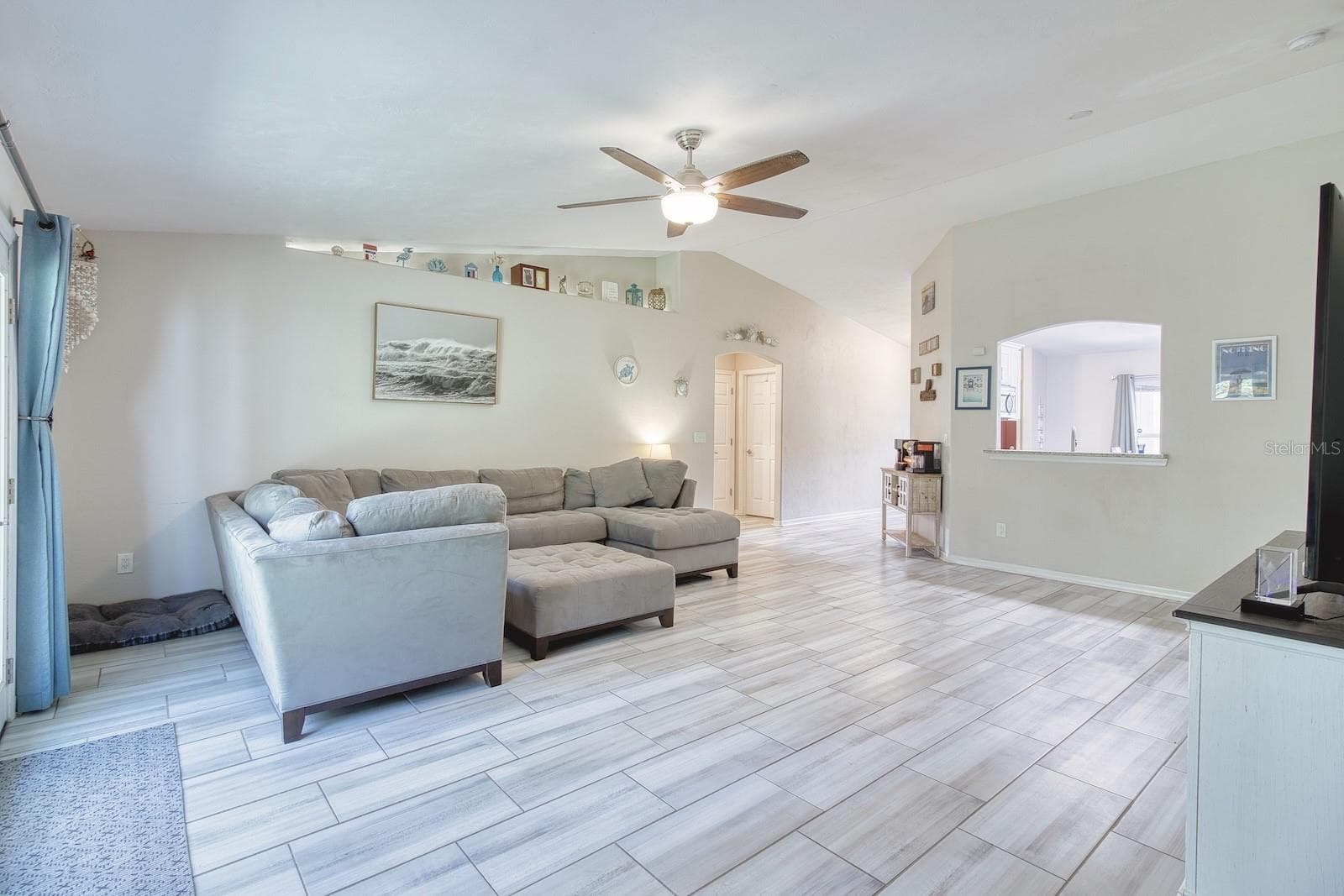 Single Family Residence at 27 SOUNDERS TRAIL CIR, ORMOND BEACH, photo 5 of 23