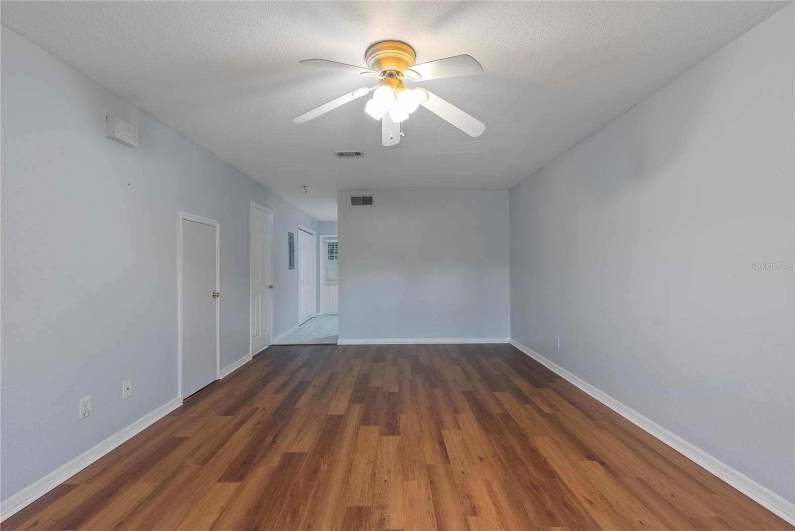Townhouse at 37314 EMBASSY PARK LN, DADE CITY, photo 4 of 21
