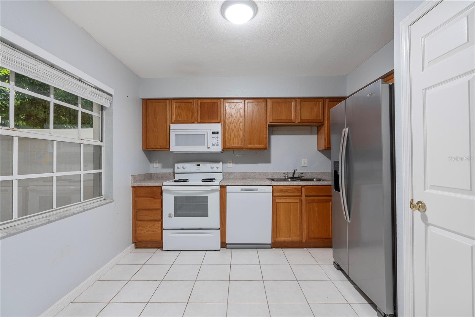 Townhouse at 37314 EMBASSY PARK LN, DADE CITY, photo 7 of 21