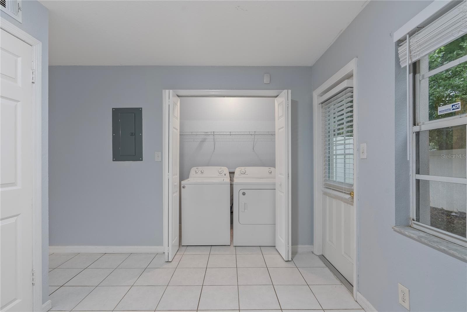 Townhouse at 37314 EMBASSY PARK LN, DADE CITY, photo 10 of 21
