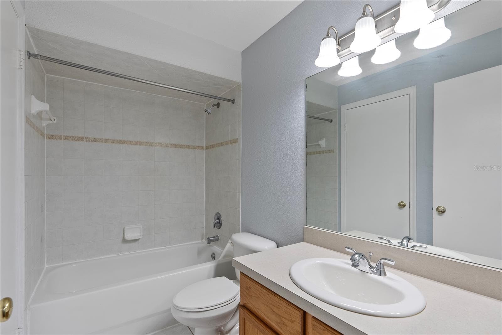 Townhouse at 37314 EMBASSY PARK LN, DADE CITY, photo 15 of 21
