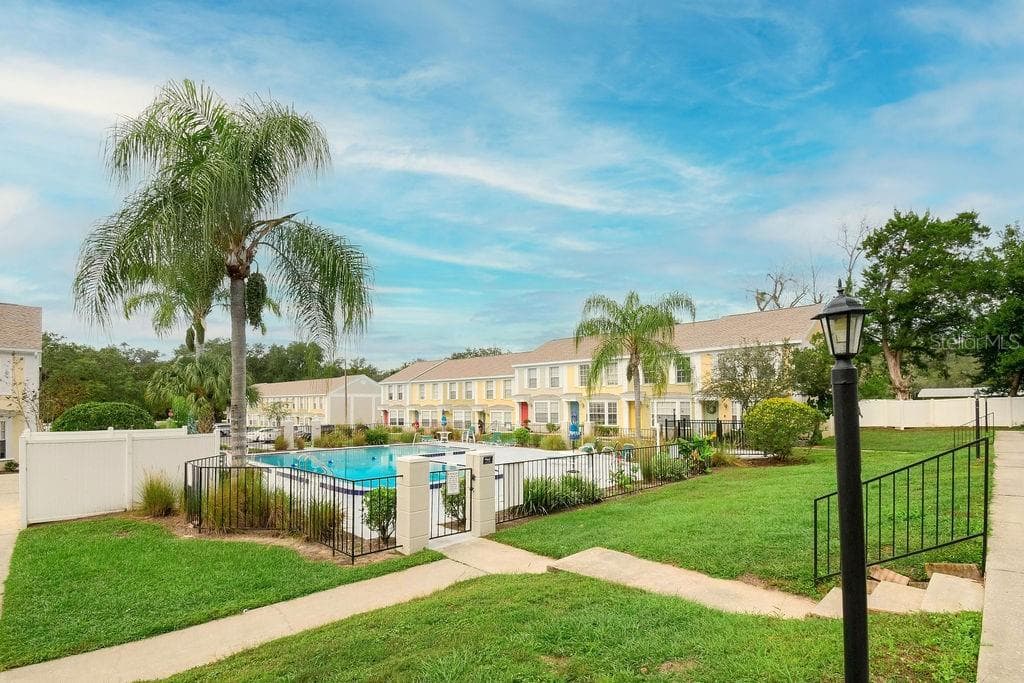 Townhouse at 37314 EMBASSY PARK LN, DADE CITY, photo 19 of 21