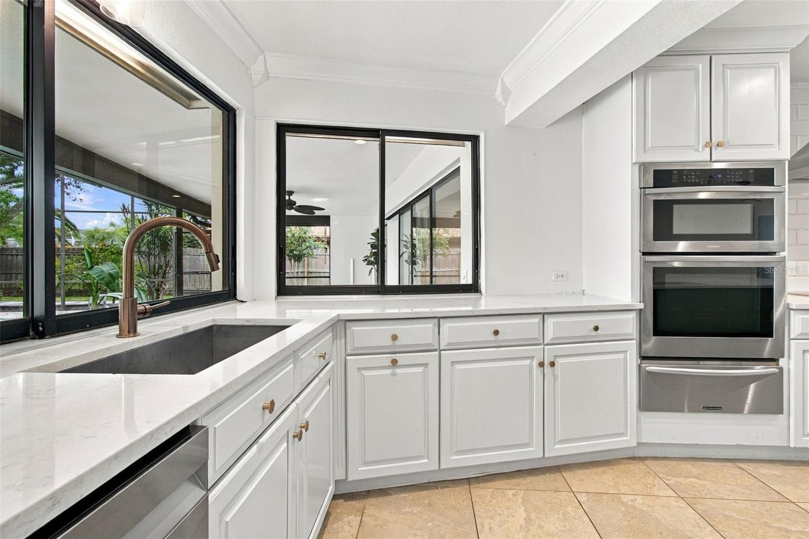 Single Family Residence at 4109 CROSSWATER DR, TAMPA, photo 14 of 63