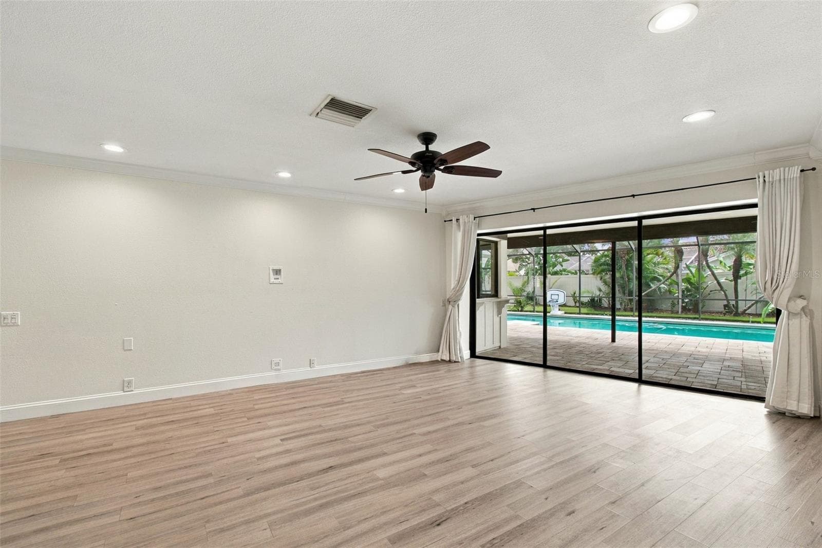 Single Family Residence at 4109 CROSSWATER DR, TAMPA, photo 32 of 63