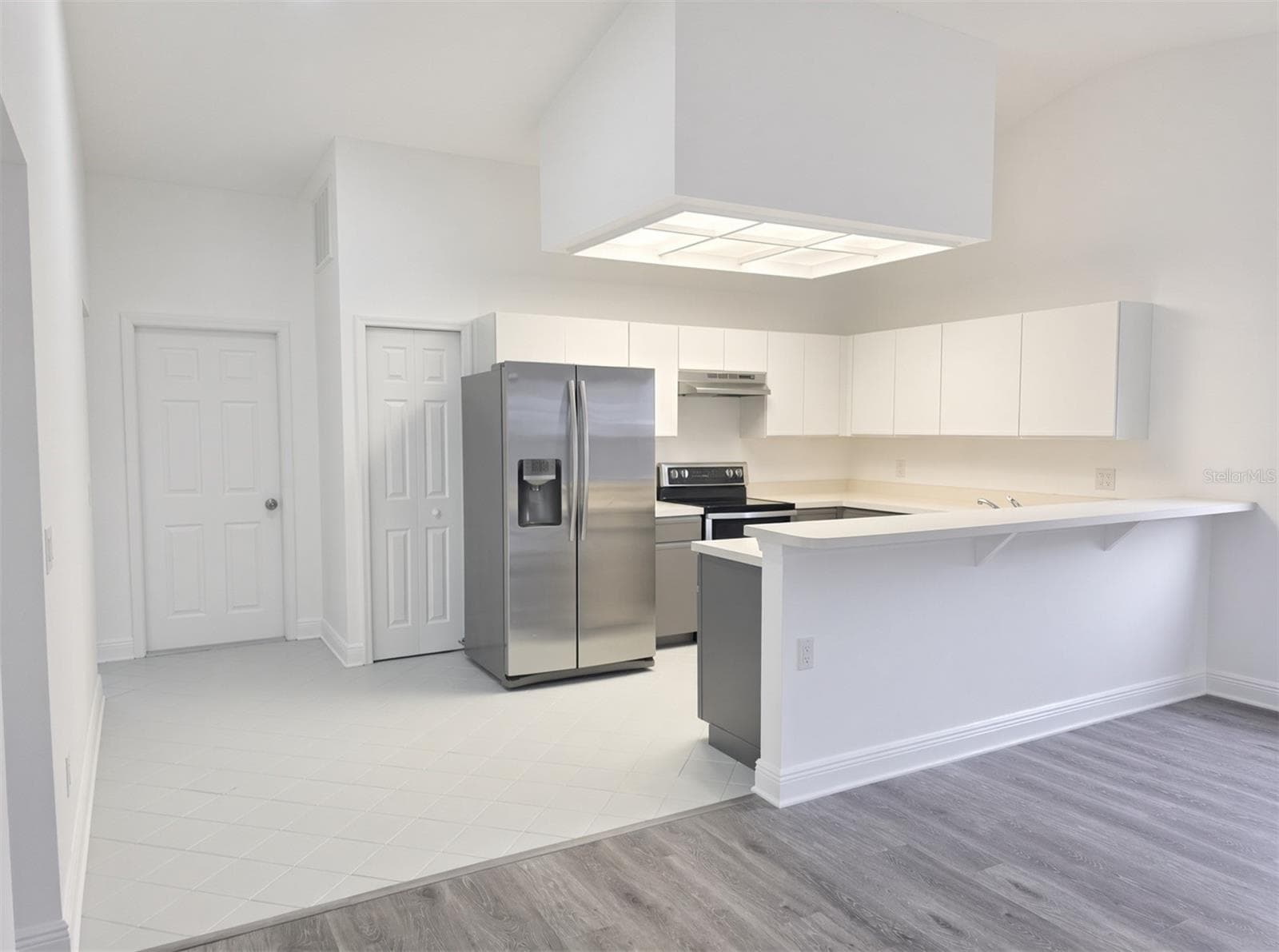 Kitchen - 516 RAPID FALLS DR, BRANDON