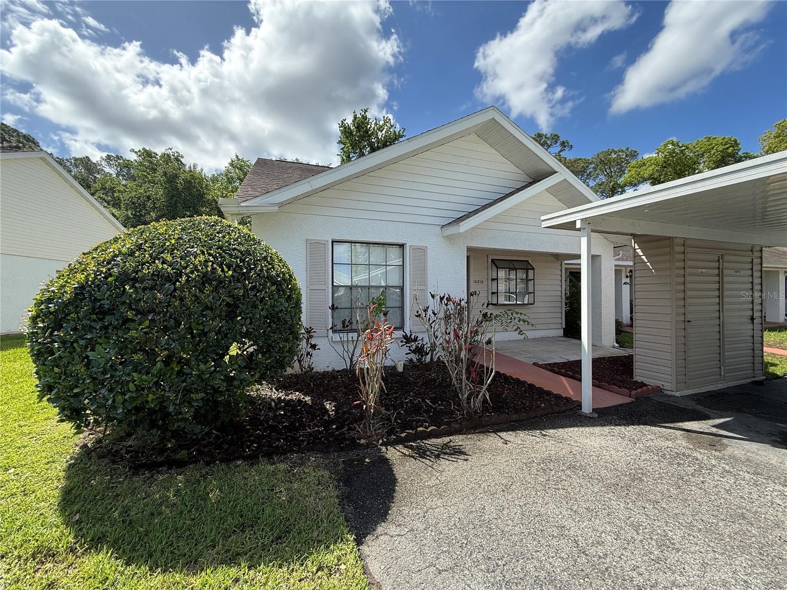 10816 LAQUINTA DR