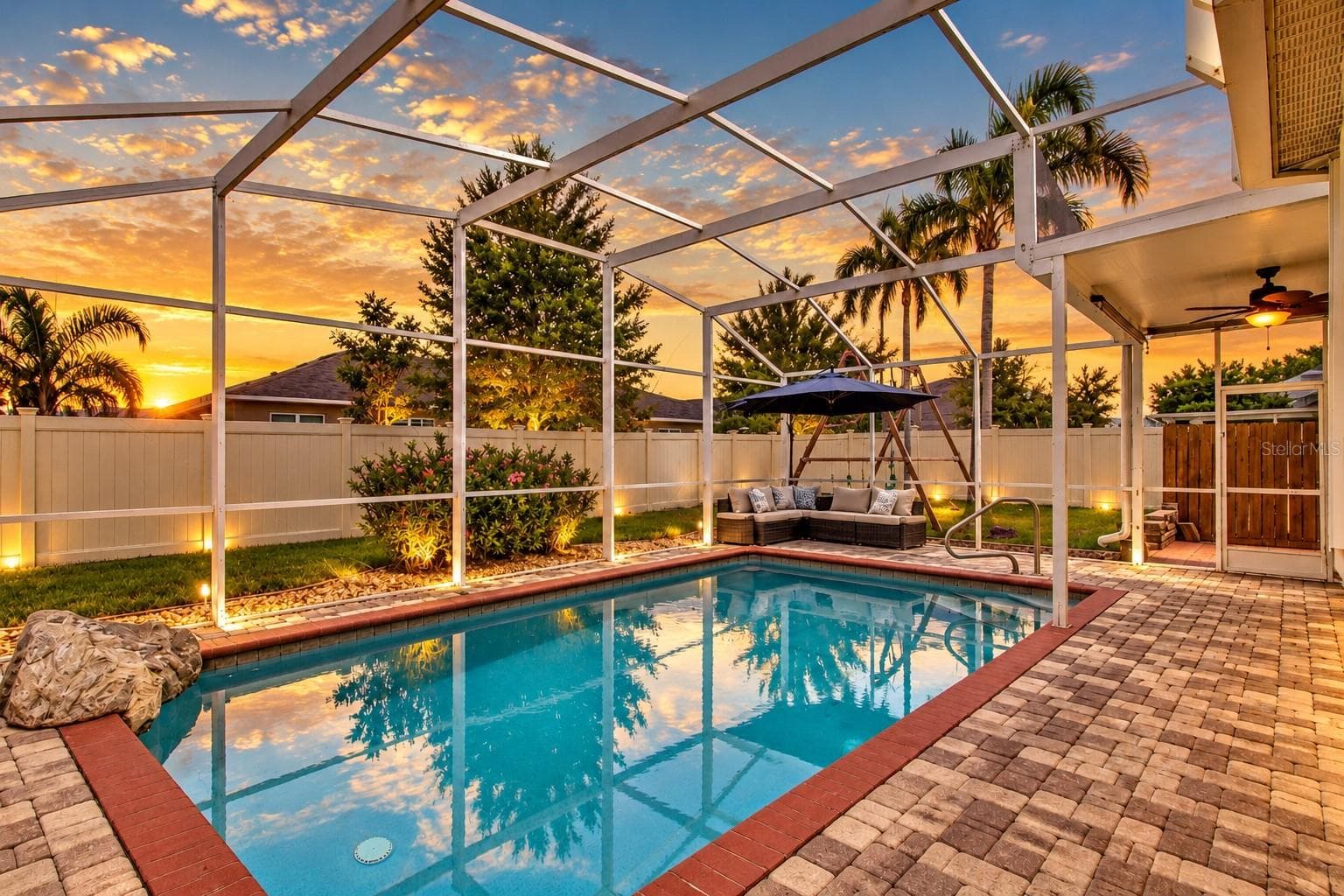 Salt water pool - 122 SAN REMO DR, EDGEWATER