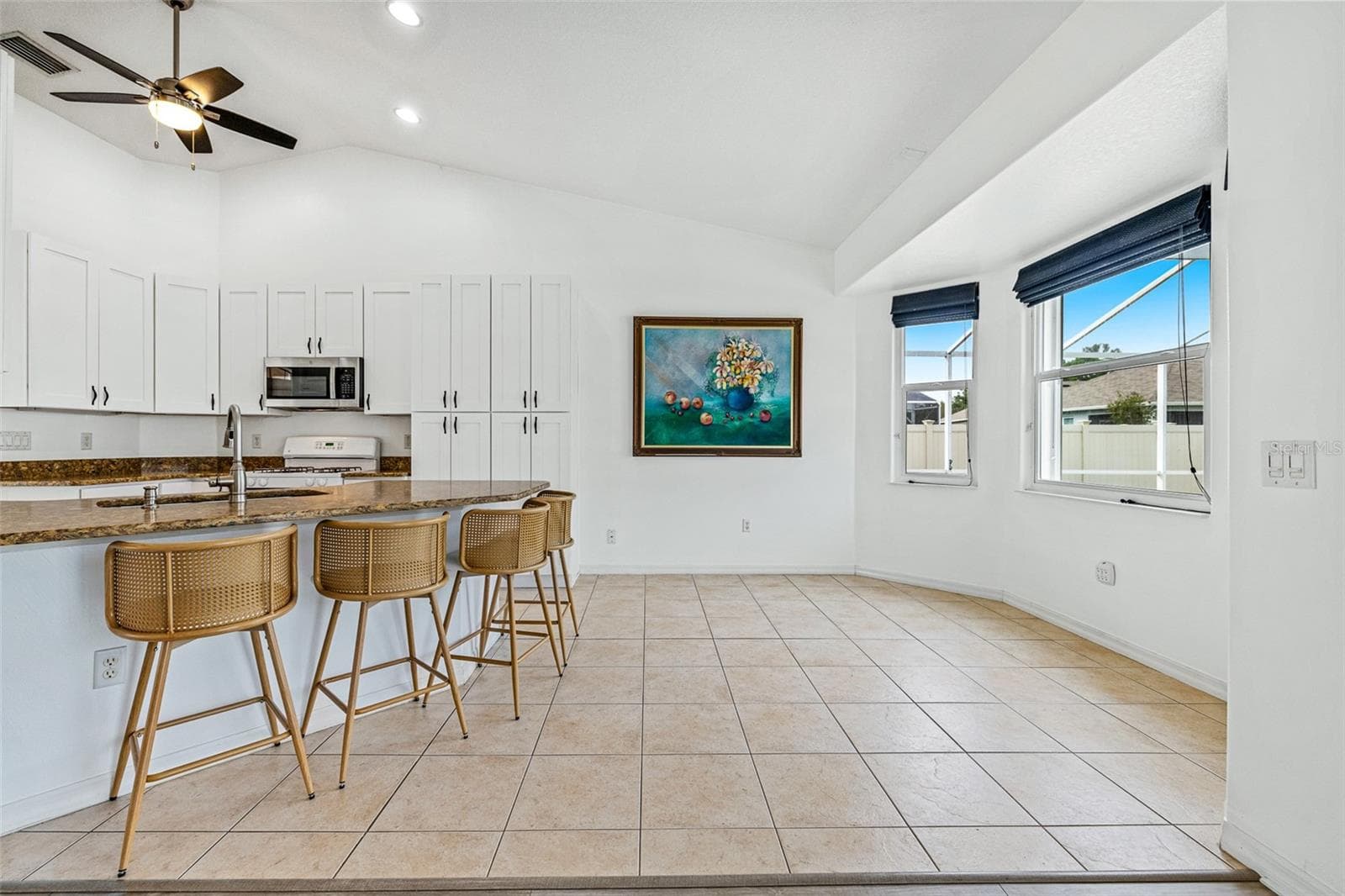 Breakfast bar - 122 SAN REMO DR, EDGEWATER