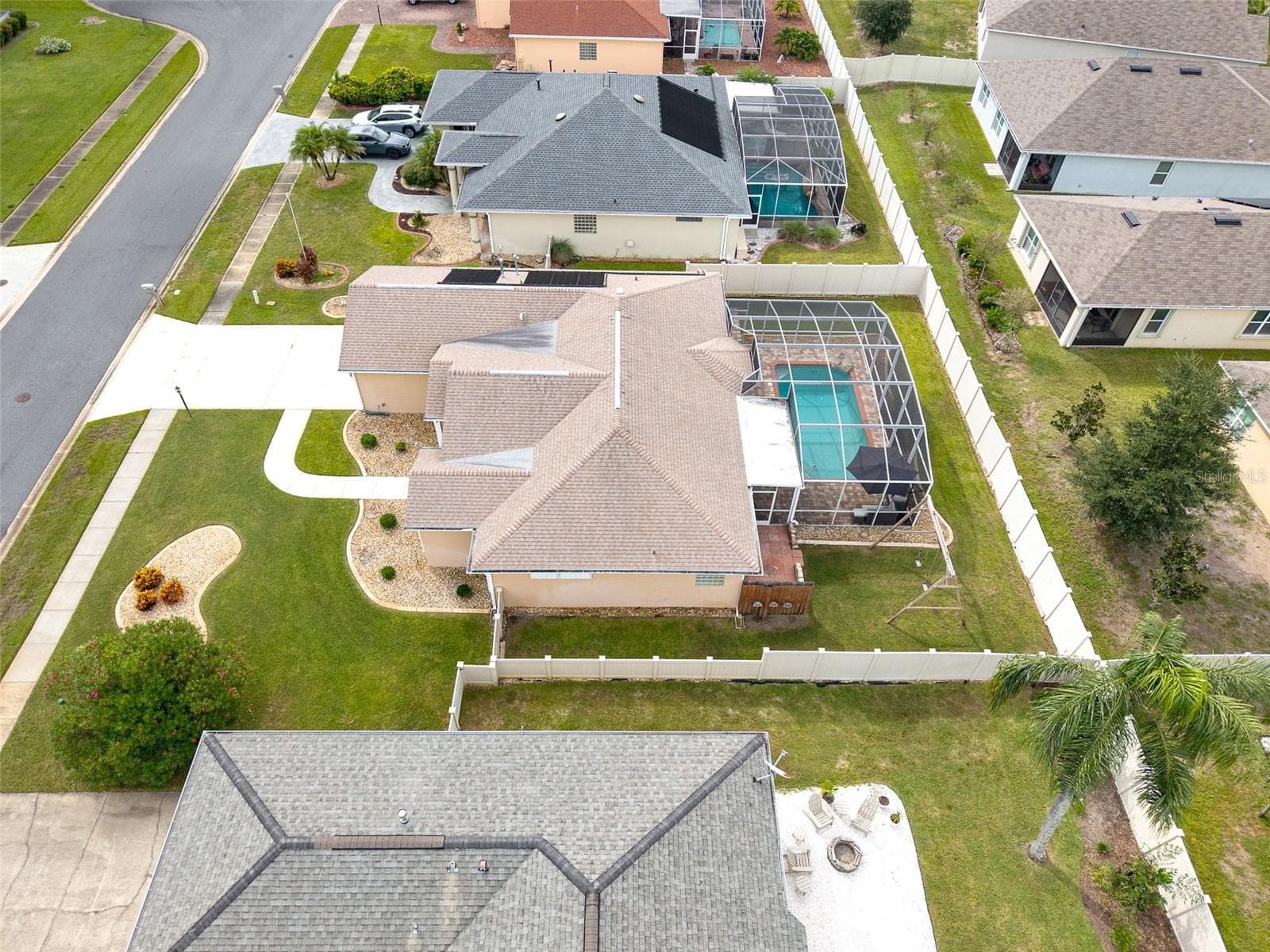 Screened enclosed pool - 122 SAN REMO DR, EDGEWATER