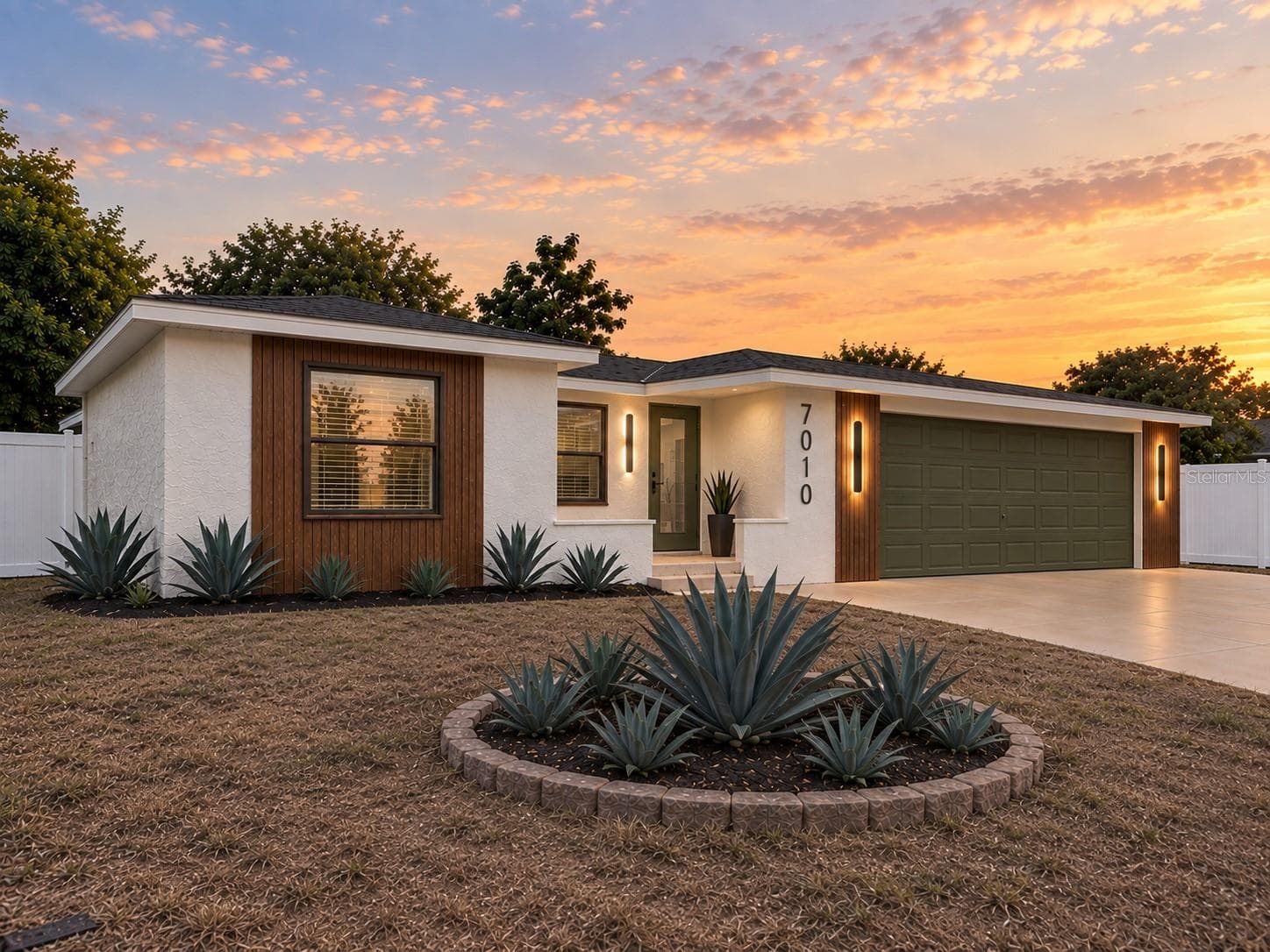 7010 PARROT DR