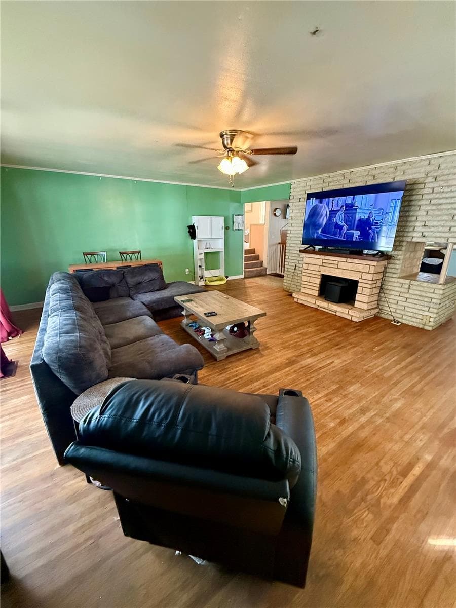 Living room - 104 13TH ST SE, WINTER HAVEN