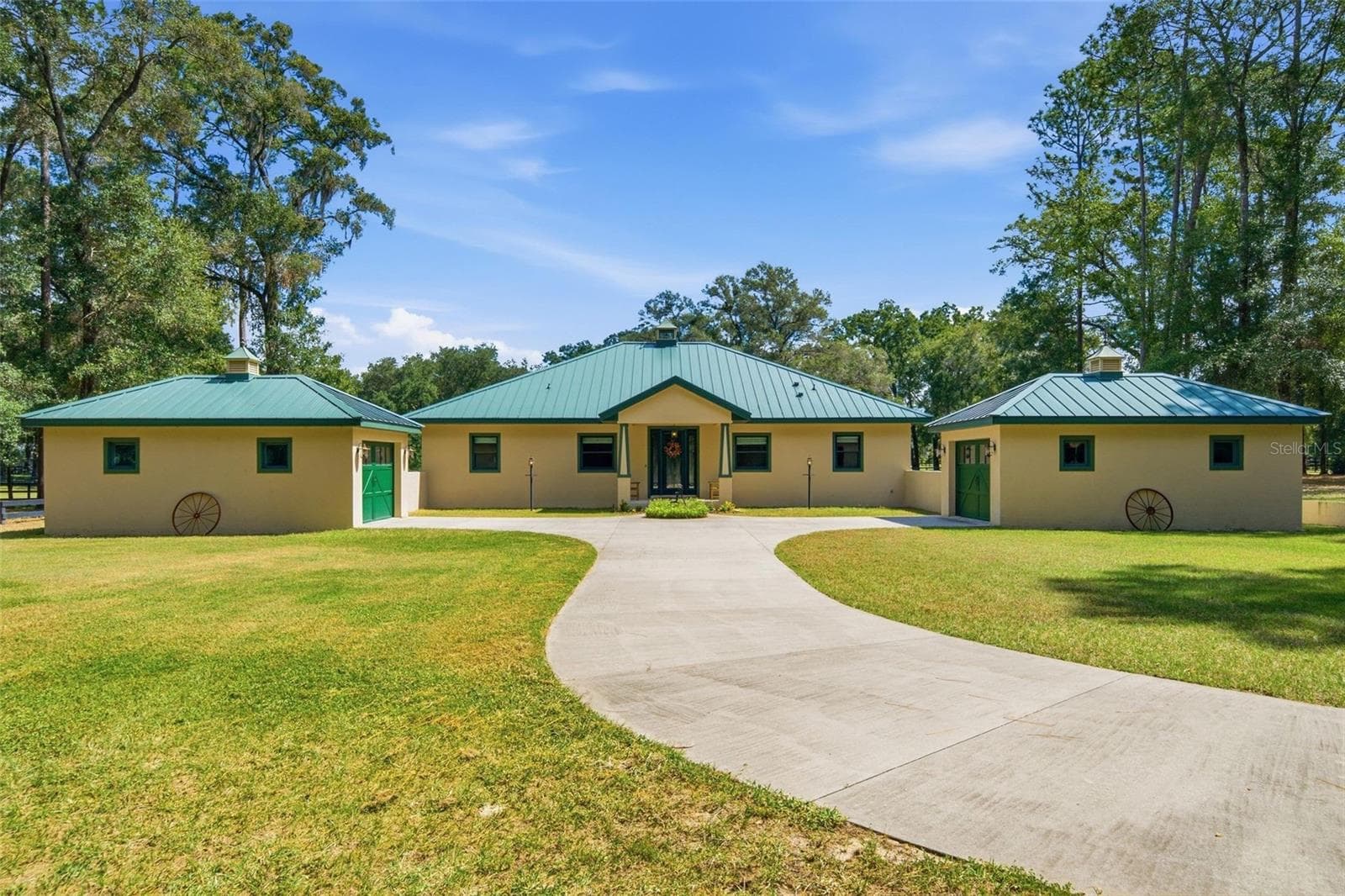 Single Family Residence at 3 CARRY BACK RD, OCALA, photo 7 of 85