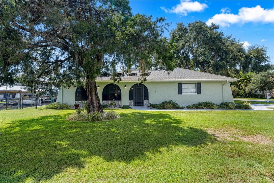 front view of home from Riverhaven Dr. - 12014 W Dolphin CT, HOMOSASSA FL 34448