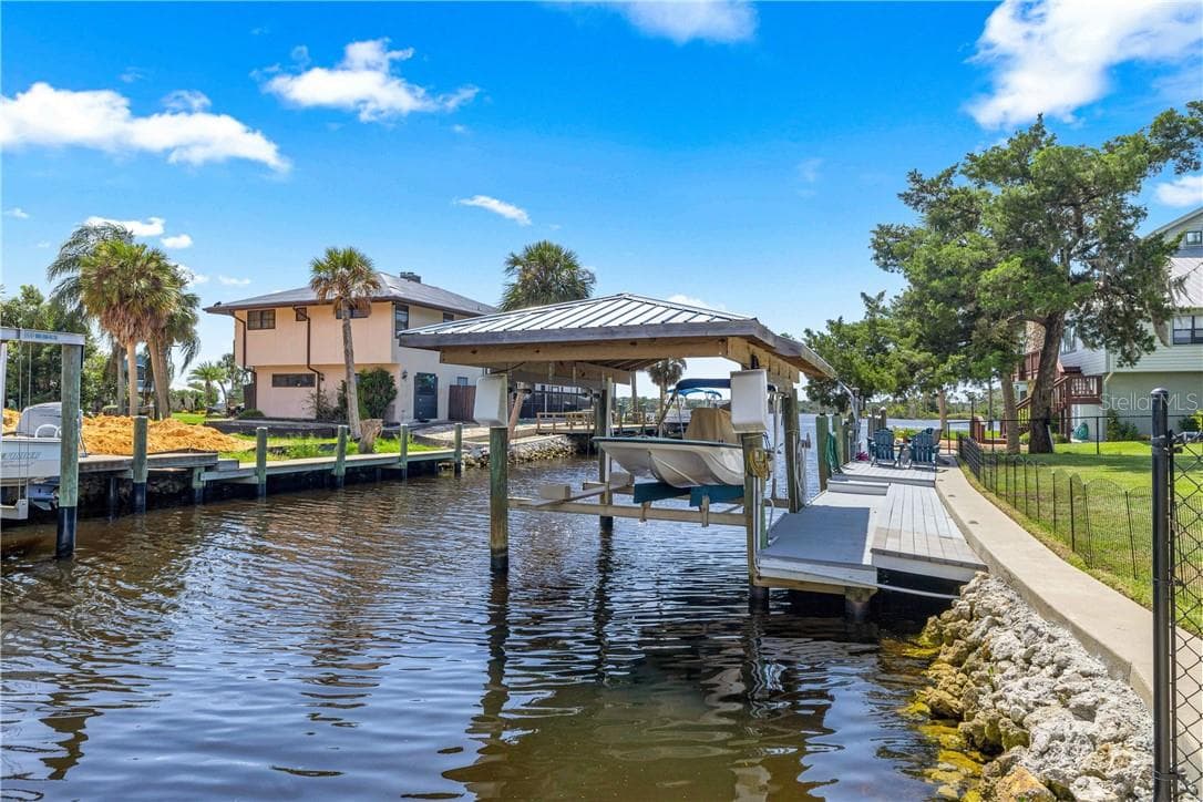 Dock, Boathouse, boatlift and seawall - 12014 W Dolphin CT, HOMOSASSA FL 34448