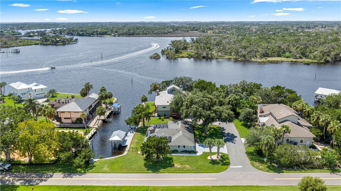 Single Family Residence at 12014 W Dolphin CT, HOMOSASSA FL 34448, photo 6 of 51