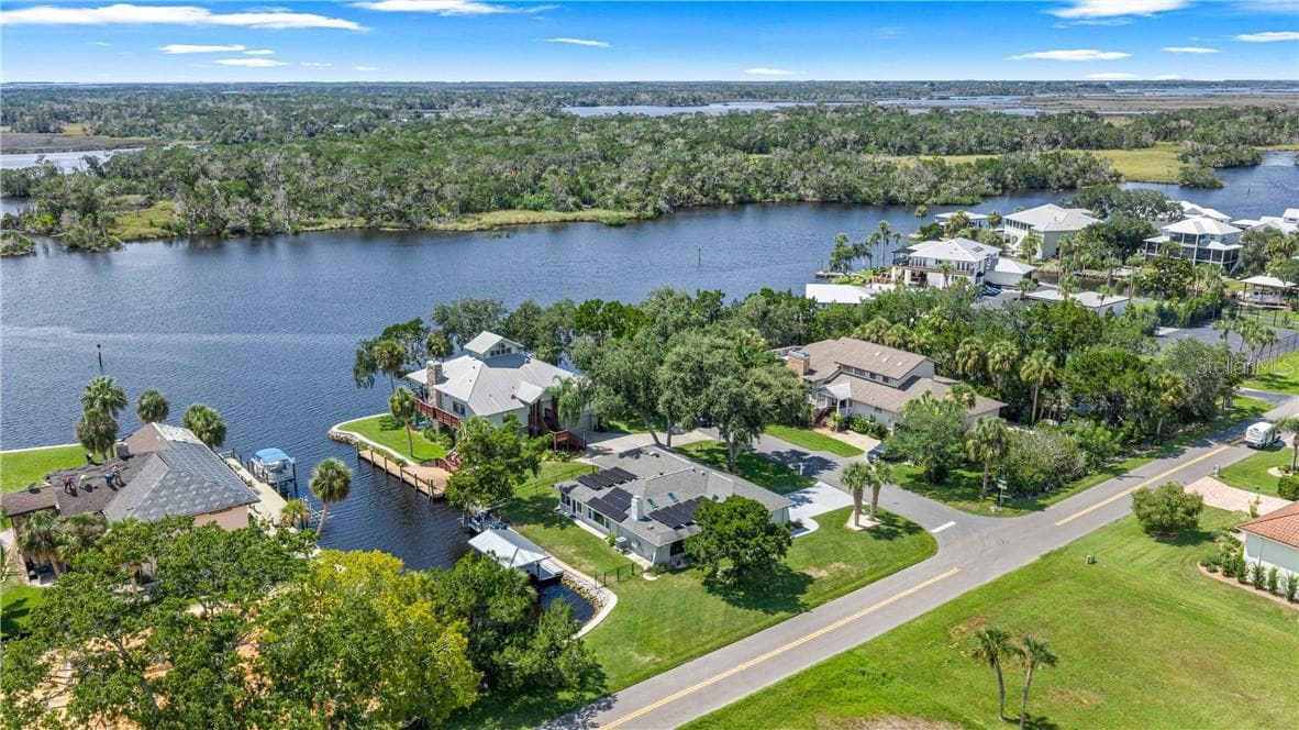 Single Family Residence at 12014 W Dolphin CT, HOMOSASSA FL 34448, photo 7 of 51