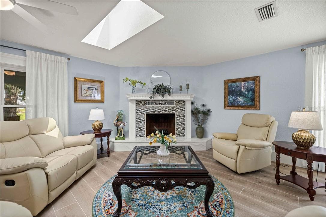 Single Family Residence at 12014 W Dolphin CT, HOMOSASSA FL 34448, photo 10 of 51