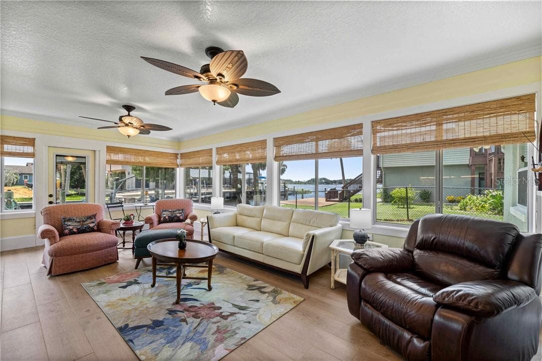 all glass florida room with amazing views of the water - 12014 W Dolphin CT, HOMOSASSA FL 34448